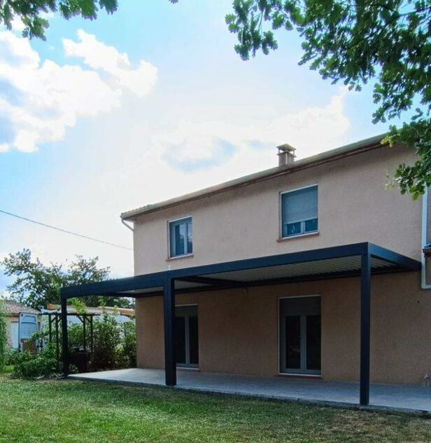 Installation d'une pergola Bioclimatique Biossun Bio 120